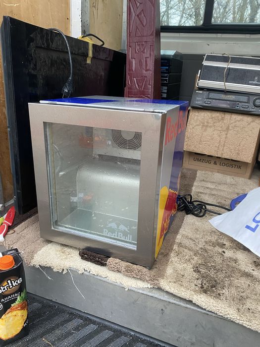 мини хладилник red bull