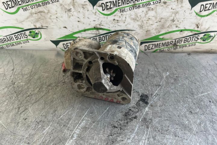 Electromotor 8200 584 664 Dacia Logan prima generatie