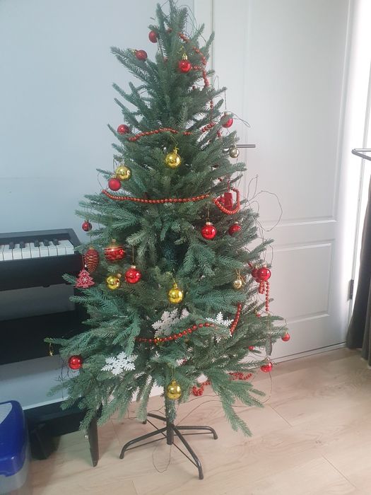 Ёлка светло-зеленая б/у