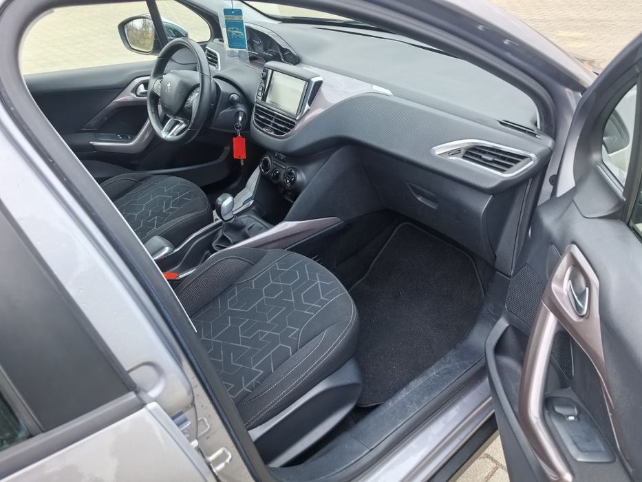 Peugeot 2008 1.6HDI 92kc 2015г Навигация