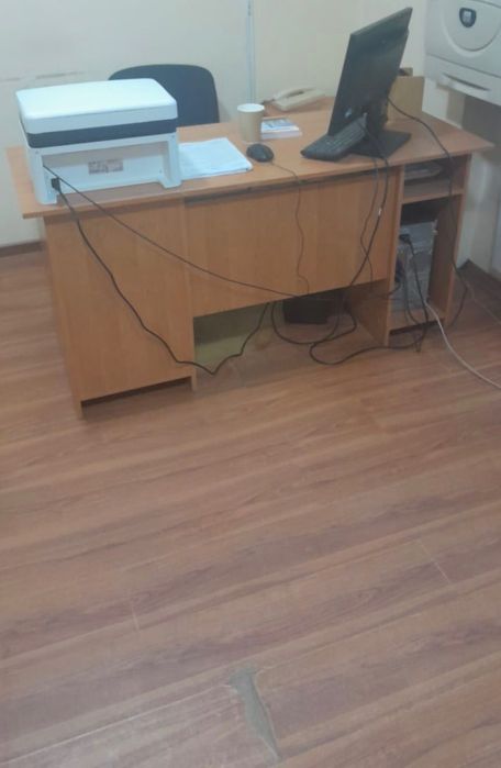 Продам принтер, шкаф, стол