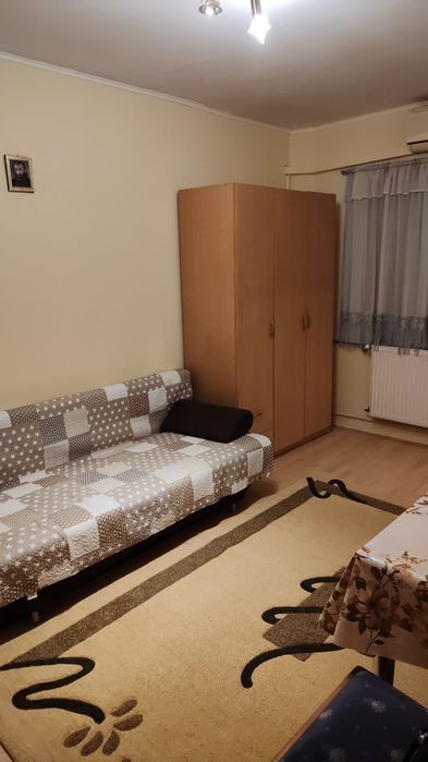 Închiriez garsoniera confort 1