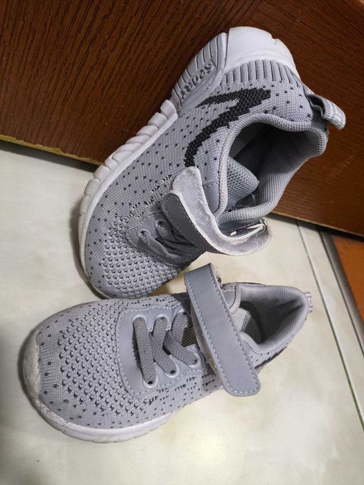 Кроссовки детские Совёнок 29 размер