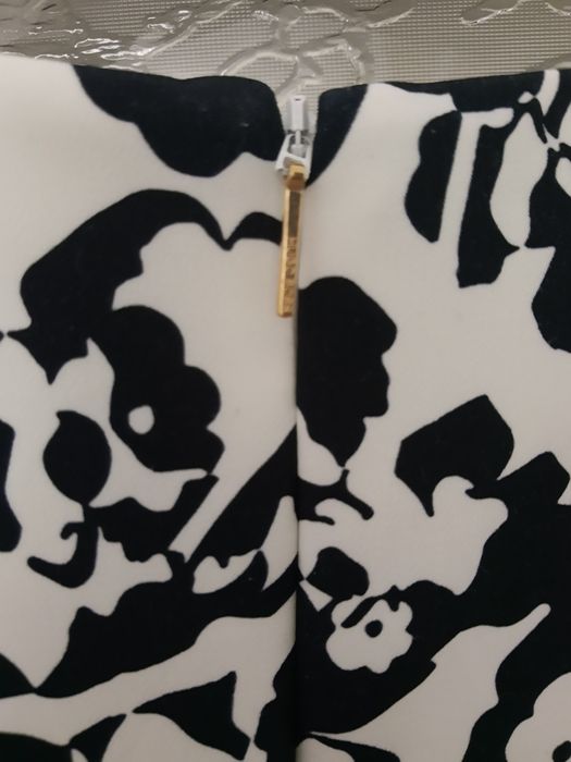 Оригинална Рокля HUGO BOSS НАМАЛЕНА на 50 лв.