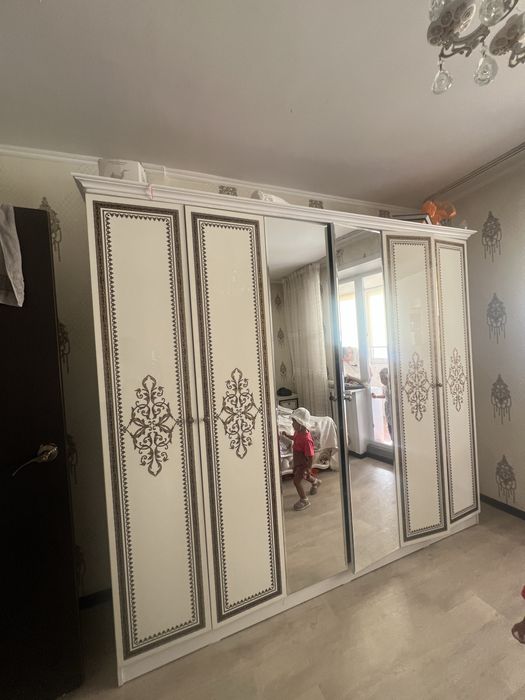 Продам спальный гарнитур