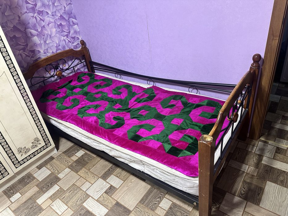 продам кровать двухярусный