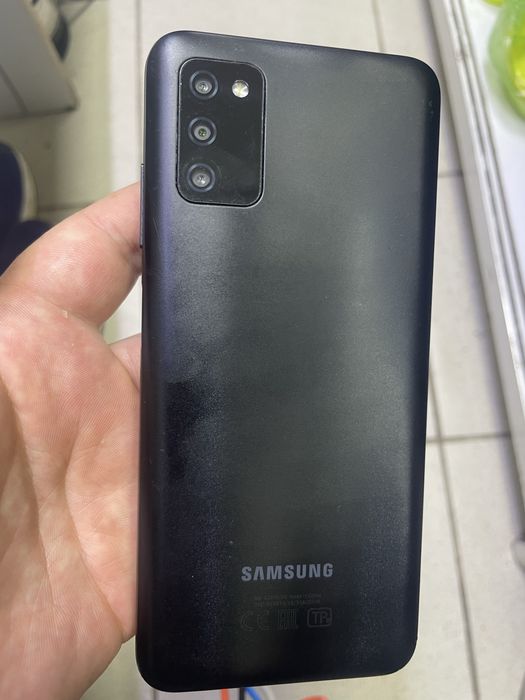 Телефон разные.