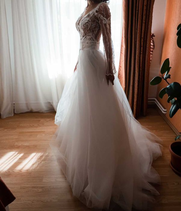 Vand rochie de mireasa sirena cu trena detasabila