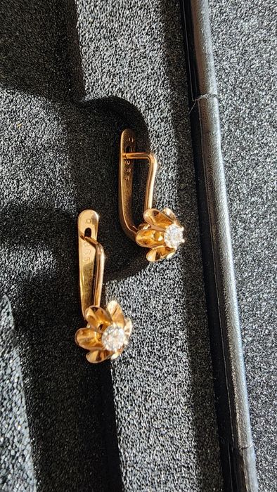 Серьги ссср 583 с якутскими брильянтами. 3.2 мл каждый.