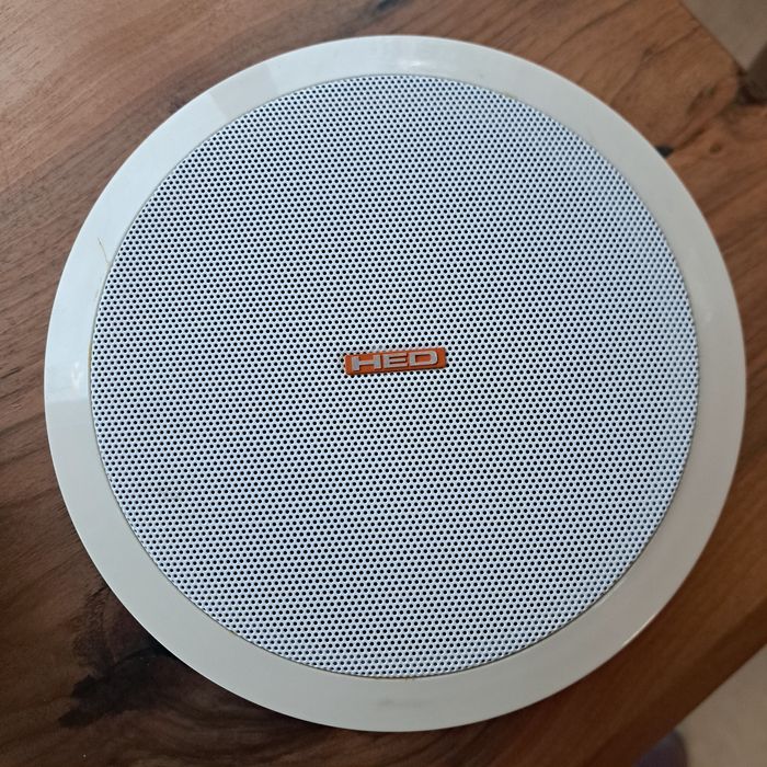 HED тонколона -високоховорител за таван