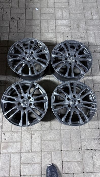 Диски r16 тойота камри краун альфард королла виндом лексус Gs Es iS