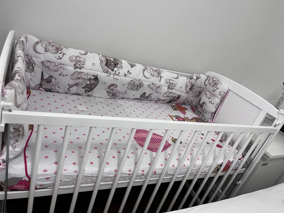 patut din lemn pentru bebelusi