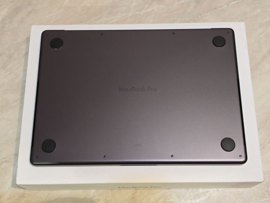 MacBook Pro 14 M5 16/1TB 9 циклов