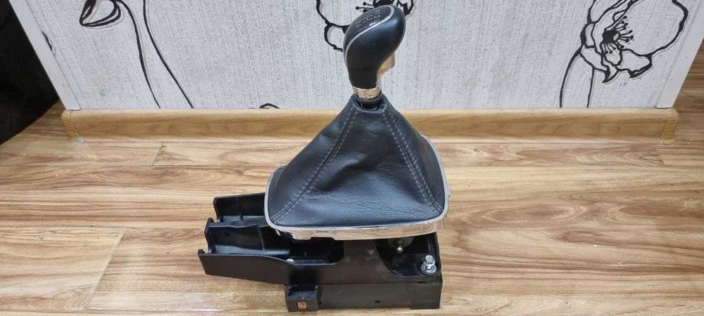 Рычаг МКПП в сборе с кулисой от Малибу 1 (вторая позиция)