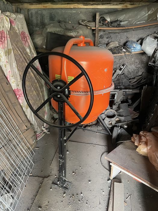 Продается бетонамешалка