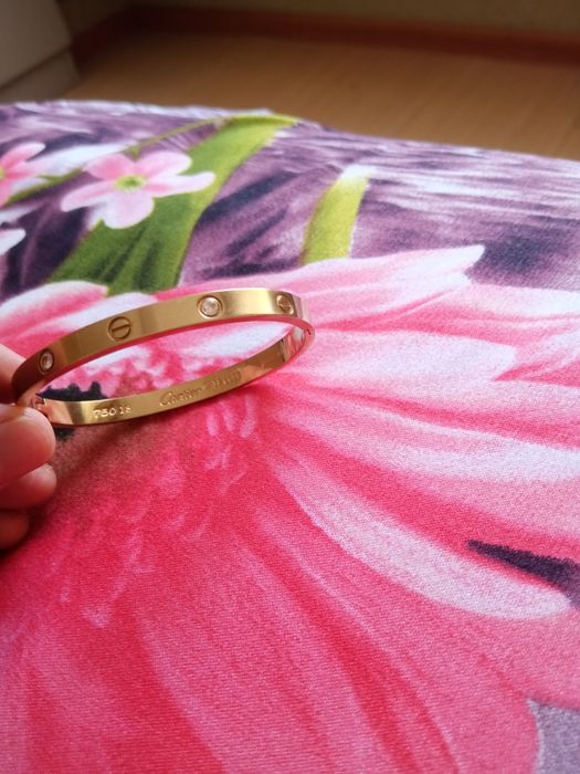 Продам стильный браслет в культовом дизайне Cartier Love