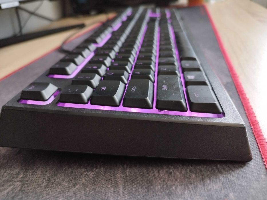 Геймърска клавиатура Razor Ornata V2