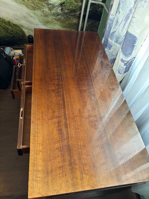 Голямо масивно дървено бюро – ретро / винтидж