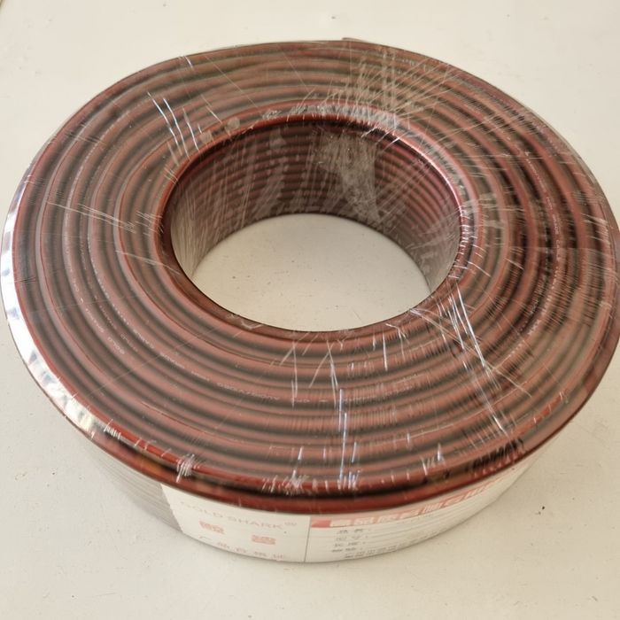 Mikrafon va distansonilar bor.