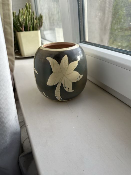 Ваза старинная севропы продам