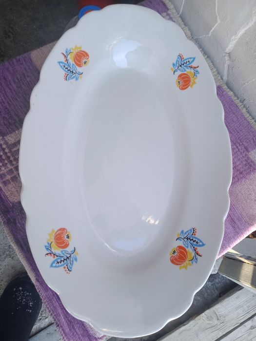 Блюдо.Чайник графины, половник...