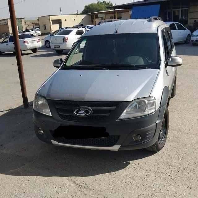 Lada largus kross  sotiladi