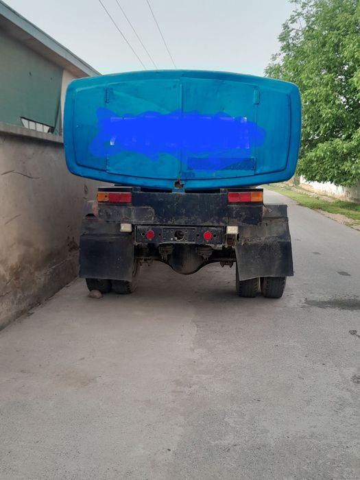 Zil Vodavoz. 1975 yil.