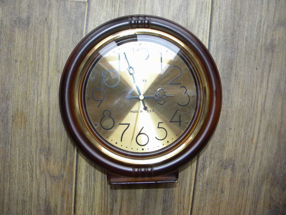 Класически Голям Настолен Часовник Vesna Made in USSR СССР-НОВ