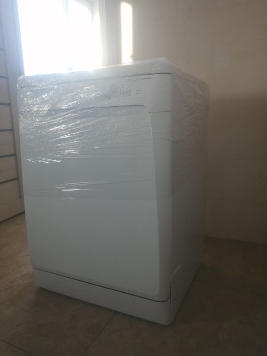 Продам посудомоечную машину indesit