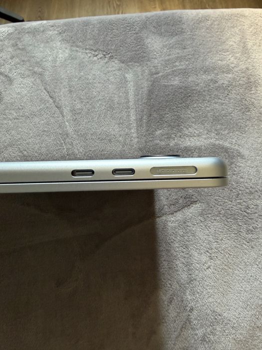 Macbook air m4 256 идеал