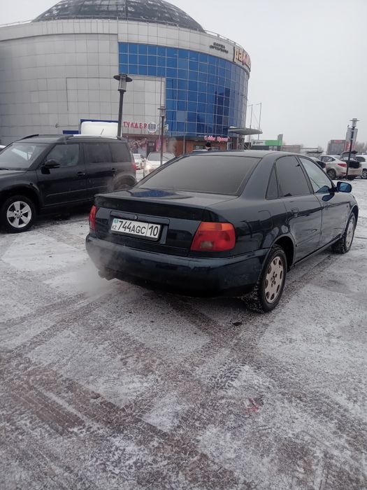 Продам срочно  машину