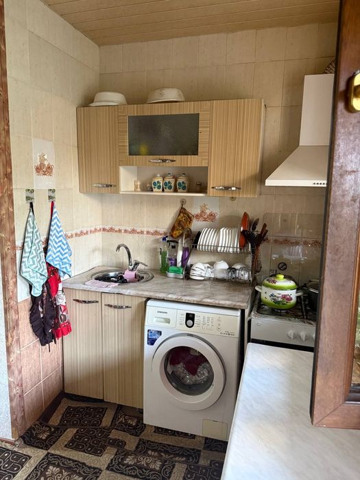 Продаётся в М.Улугбекском р-не Карасу-6 БИЙ 3в4_1_5 Балкон2Х6 80м2