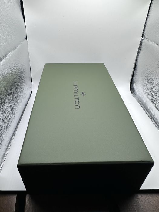 * Чисто Нов* Hamilton Pan Europ Automatic *Black & Gold*