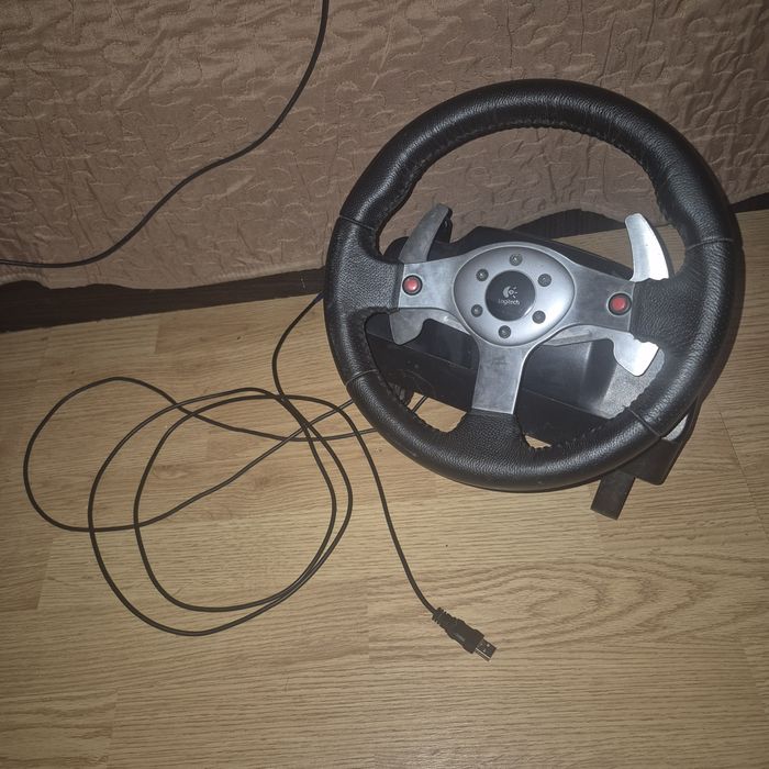 Volan Logitech G25