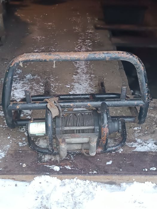 Продам кенгурятник с лебёдкой от Нивы