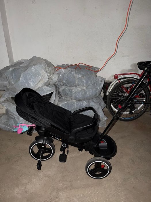 Tricicleta  in stare foarte bună ,nuanță...pe negru