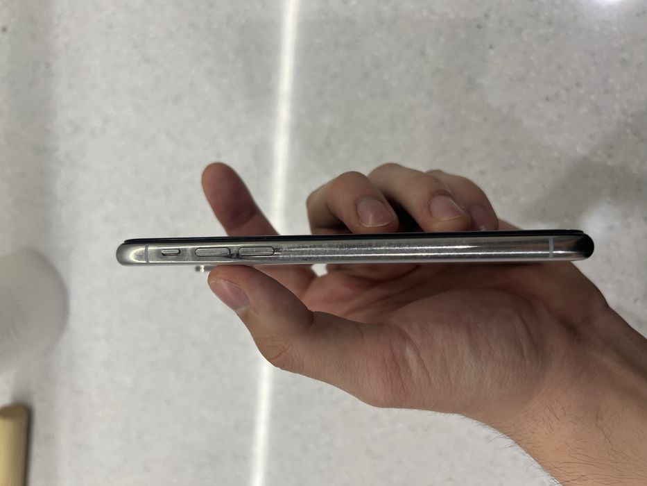 Продам iphone x в отличном состоянии