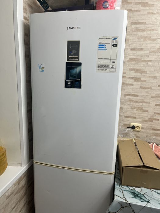 Холодильник б/у  верх не работает