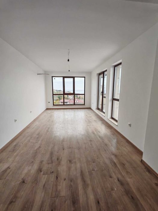 Дава се под наем Тристаен апартамент в Варна, Бриз - 113 кв.м за 299000 € - Снимка #2