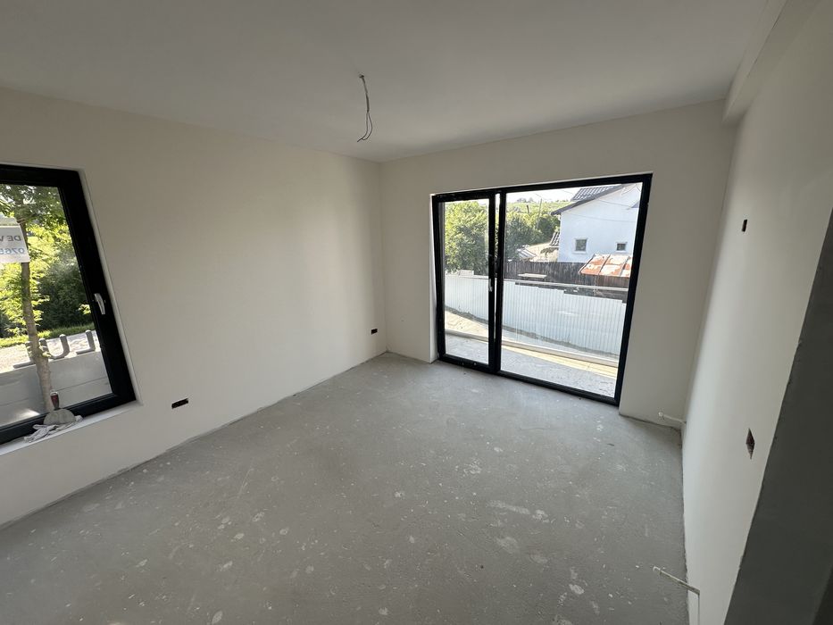 Casa 4 camere cartier privat Dragasani