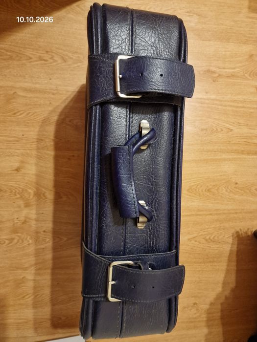 Geamantan vintage bleumarin din piele