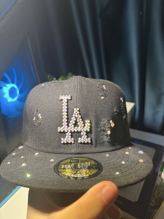 Custom cap black edition