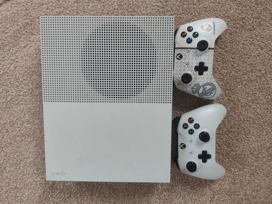 Приставка XBox с играми