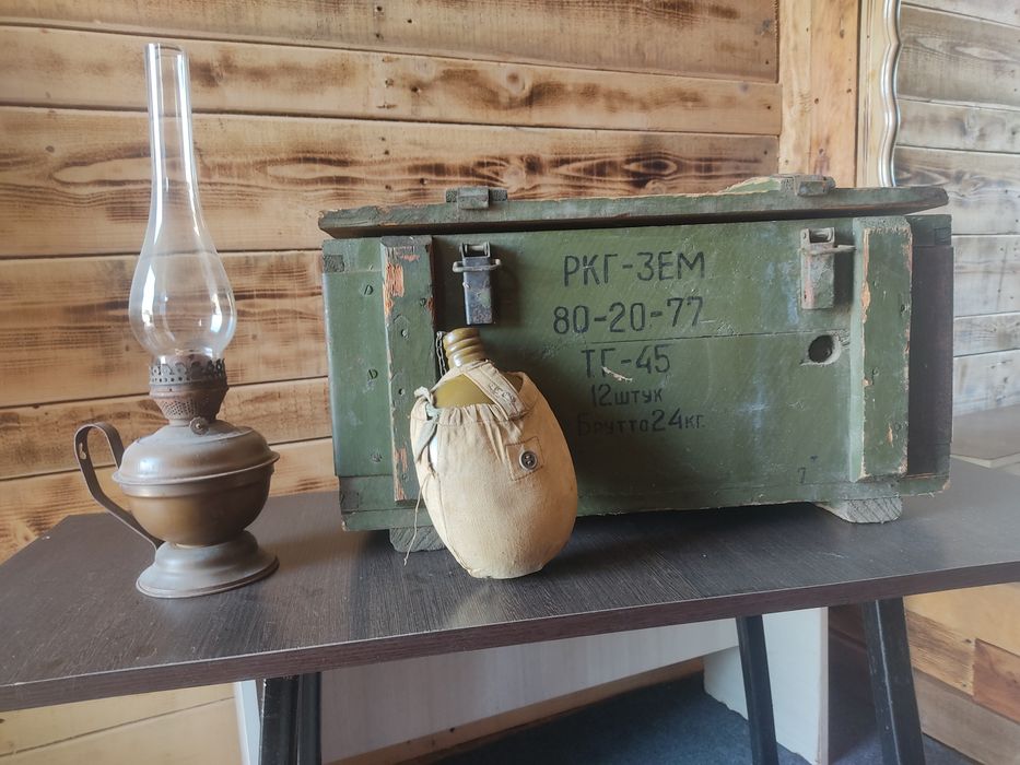 Ящик военный,фляжка...