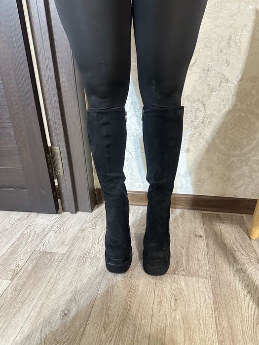 Продам ботфорты на каблуке