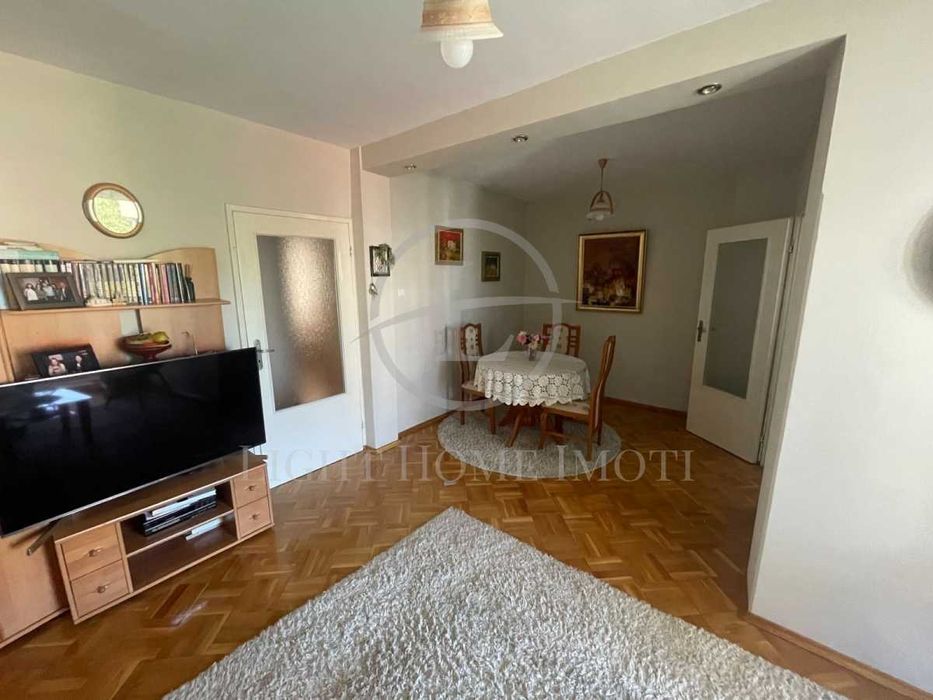 Продава се Тристаен апартамент в Пловдив, Център - 98 кв.м за 1770 €/кв.м - Снимка #1