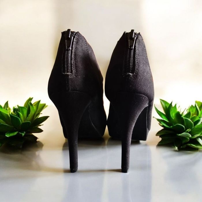 Летни сандали на висок ток