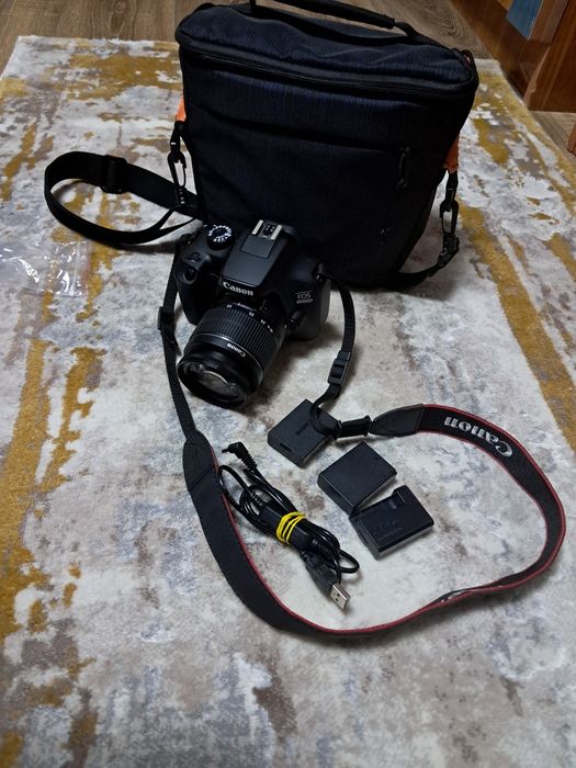 Canon  EOS 4000D.