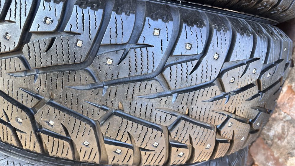 225/60 R18 Yokohama 4шт