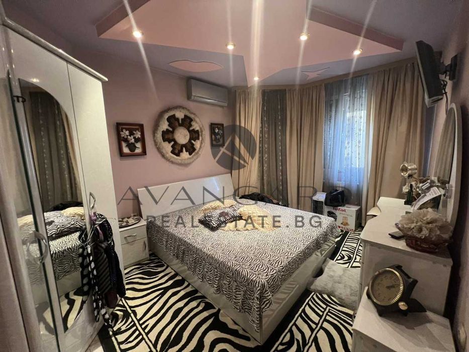 Продава се Четиристаен апартамент в Пловдив, Кършияка - 110 кв.м за 2060 €/кв.м - Снимка #2